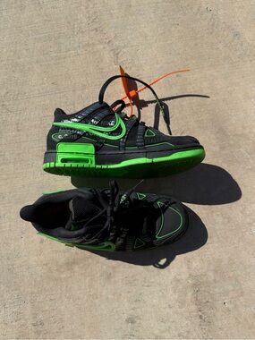 Nike Men's Black & Green Low-Top Sneakers